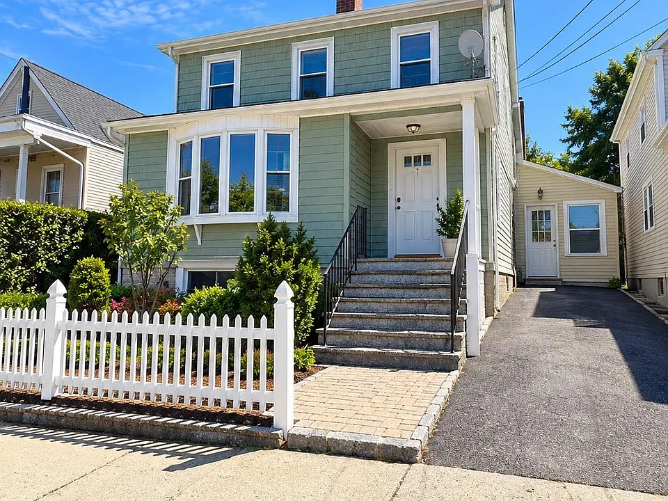 249 N Macquesten Pkwy #1