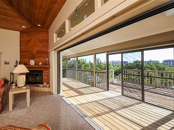 5th image of 210 Kettle Harbor Dr