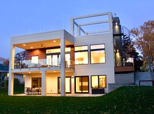 1315 Angelo Dr, Golden Valley, MN 55422