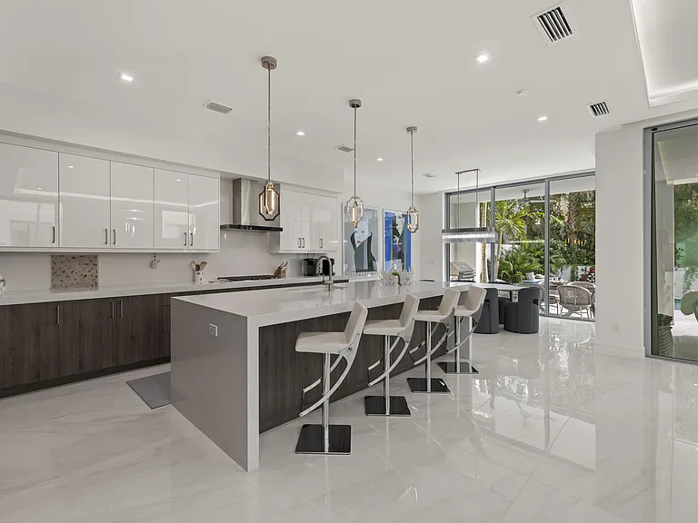 402 Ocean One Ln — Photo 9