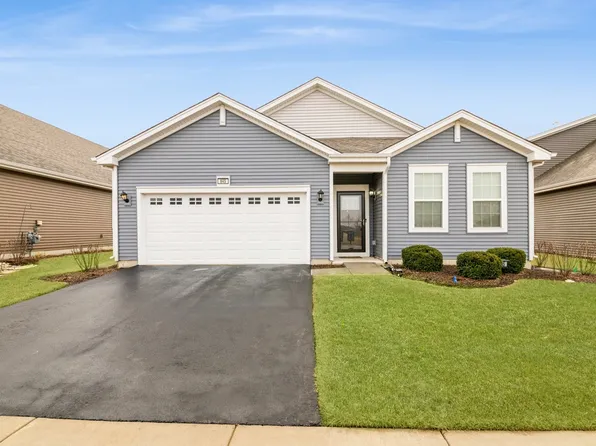 845 Americana Ave, Pingree Grove, IL 60140