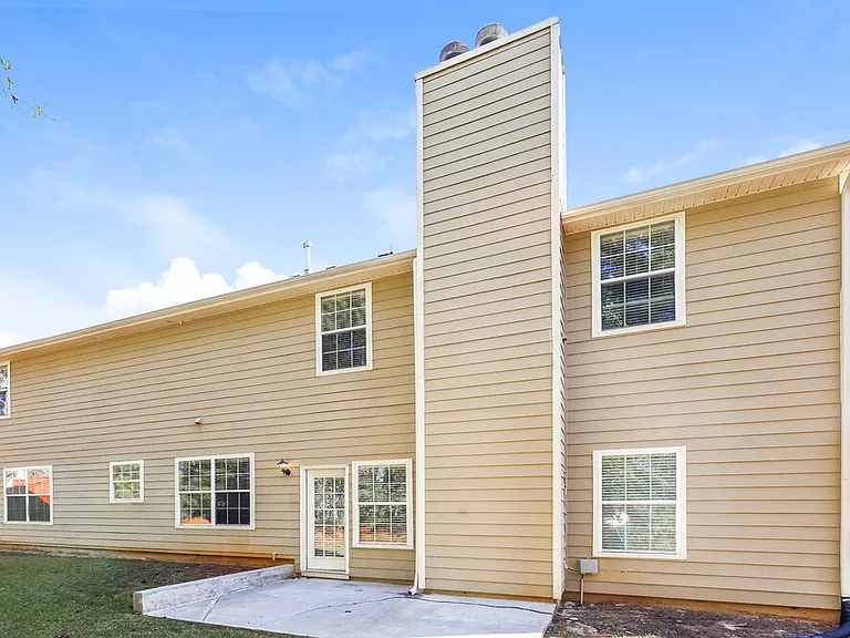 542 Vaughan Dr — Photo 17