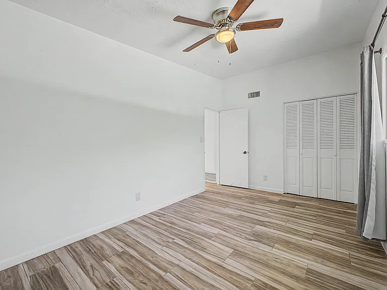 3650 E Poinsettia Dr — Photo 17