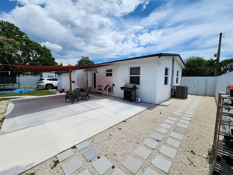721 NW 33rd Ave — Photo 7
