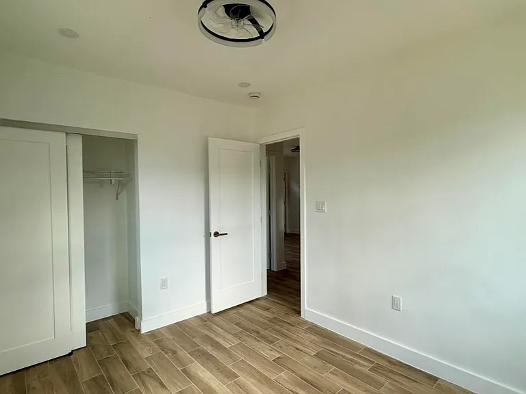 26 SW 10th Ave — Photo 21