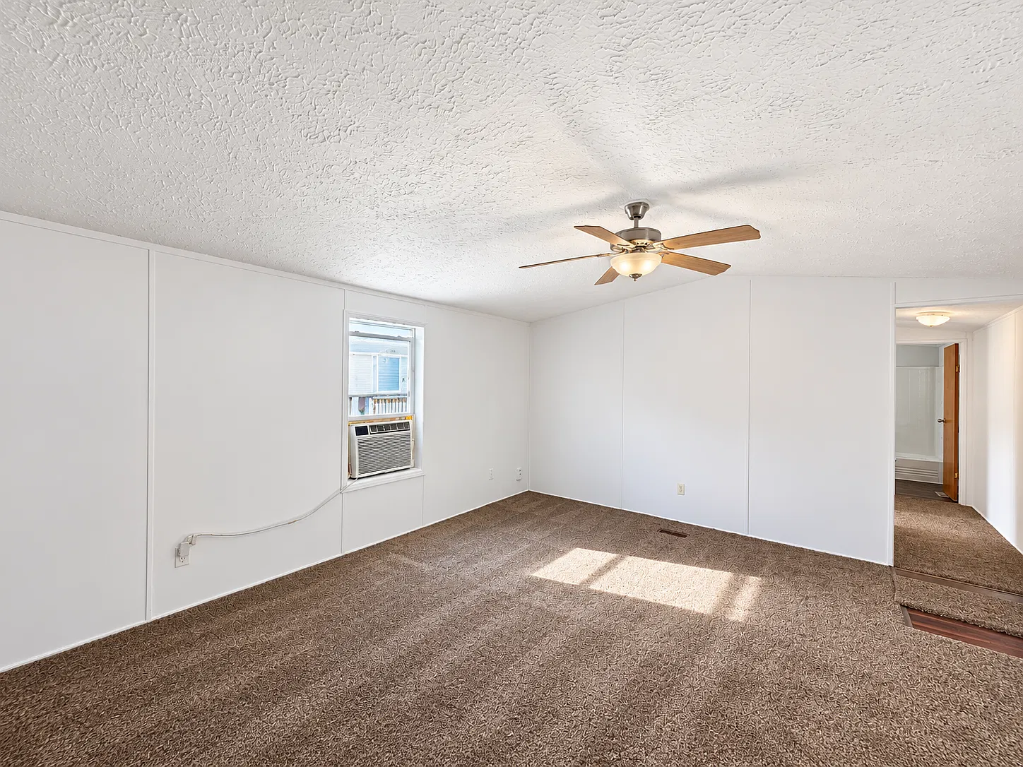 2 bed, 1104 sqft, $999 — Photo 3