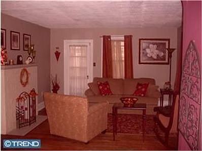 5th image of 319 W Summit Ave