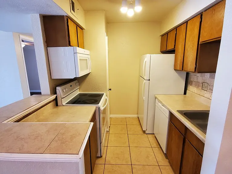 904 University Oaks Blvd #105 — Photo 5
