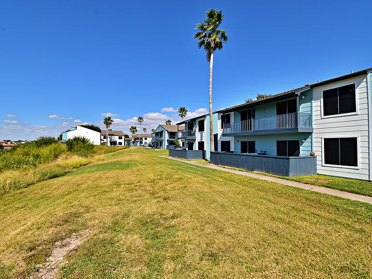 Land's End Apartments — Photo 25