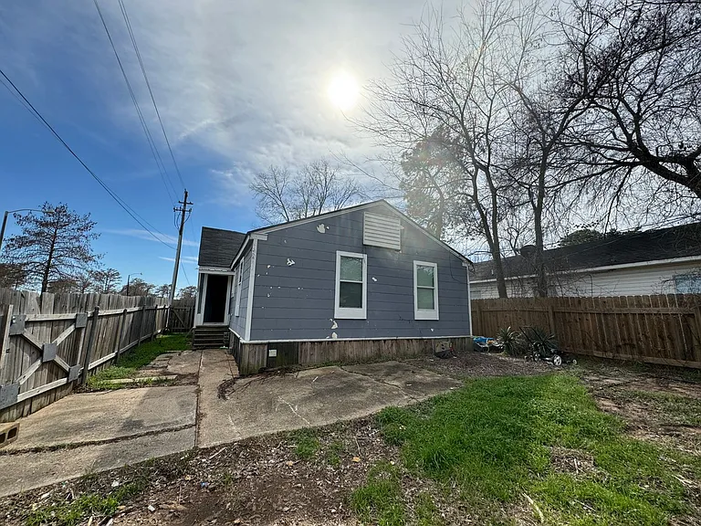 270 E Linden St — Photo 12