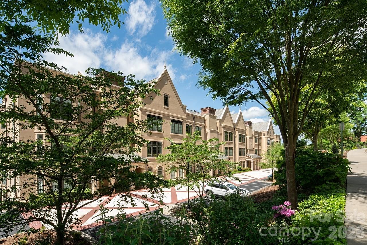 288 Macon Ave #301