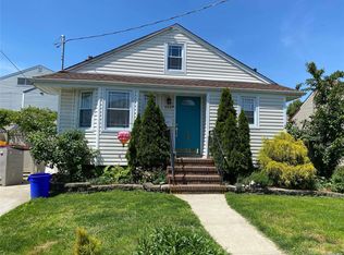 264 Westend Ave, Freeport, NY 11520