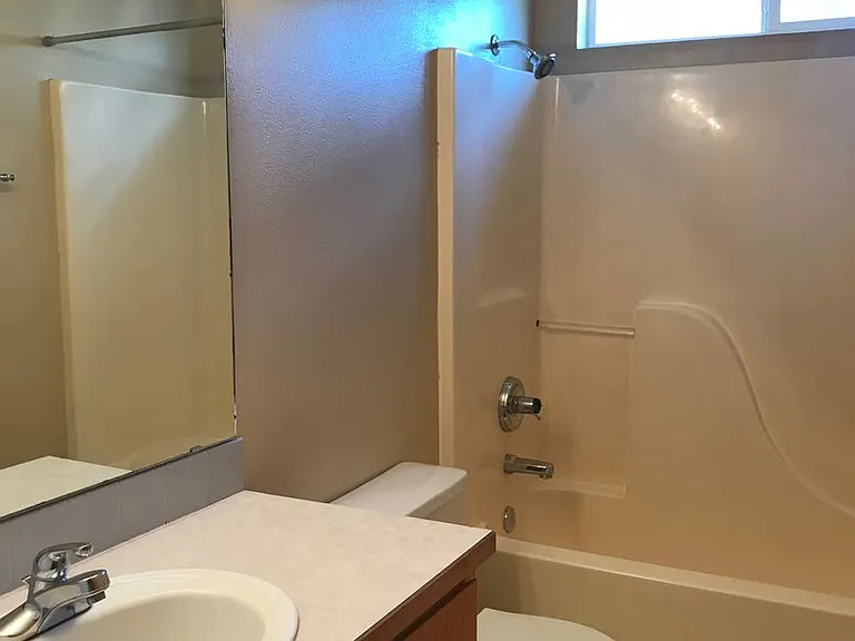1728 NE Mark Ct — Photo 11