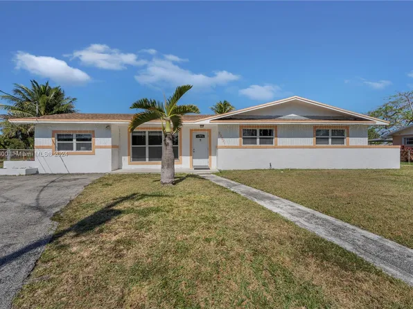 20831 NW Miami Ct, Miami Gardens, FL 33169