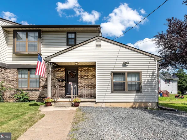 19 Railroad Ave, Beverly, NJ 08010