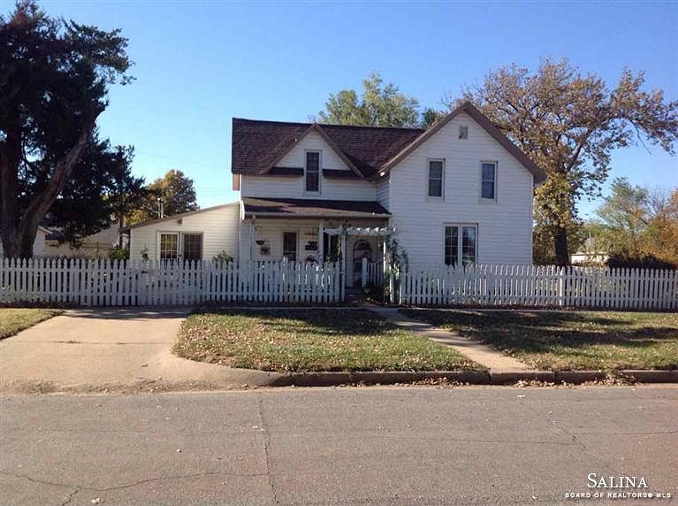 1st image of 615 Delia Ave