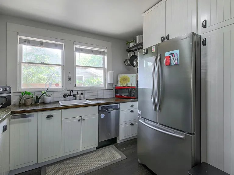 3111 Robinson Ave — Photo 6