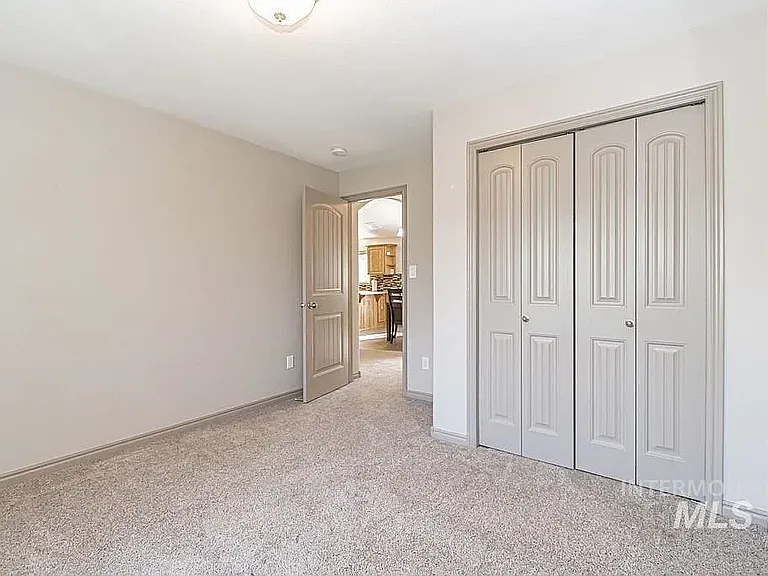 2221 S Frontier Dr — Photo 30