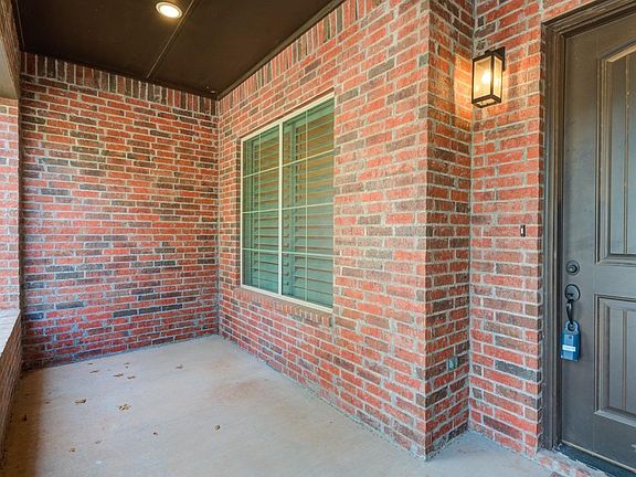 5th image of 2103 Glenna Goodacre Blvd