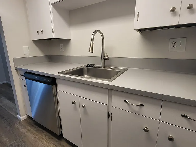 2202 NE 10th Pl #208 — Photo 2