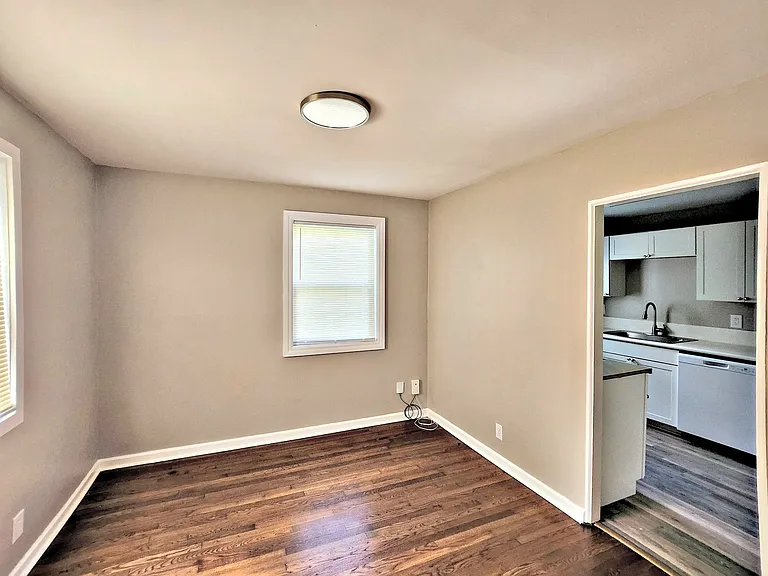 1502 Randolph Ave SE — Photo 5
