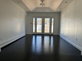 305 West Ln, Clark, NJ 07066