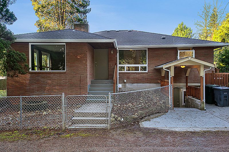 1st image of 18492 Ballinger Way NE