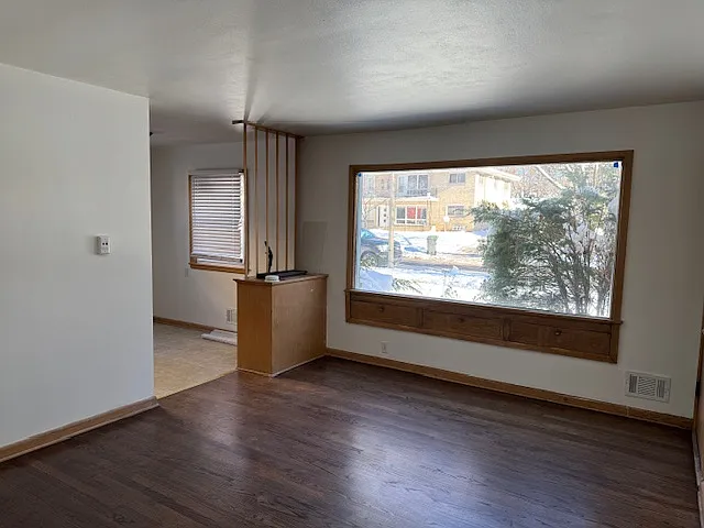 Living room 13'x16.'