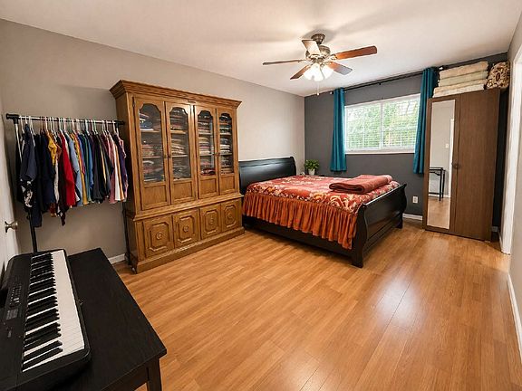 5th image of 617 Dewberry Dr
