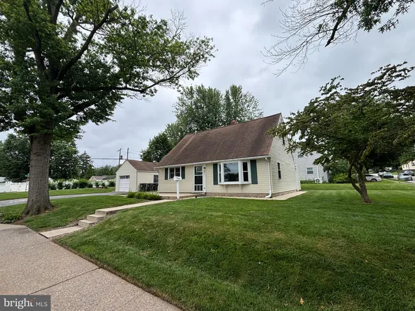 64 Valley Rd, Phoenixville, PA 19460