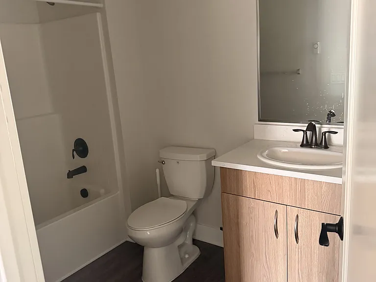 94 Emerger Ave #A — Photo 10
