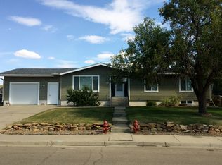 308 Ponderosa Dr, Miles City, MT 59301
