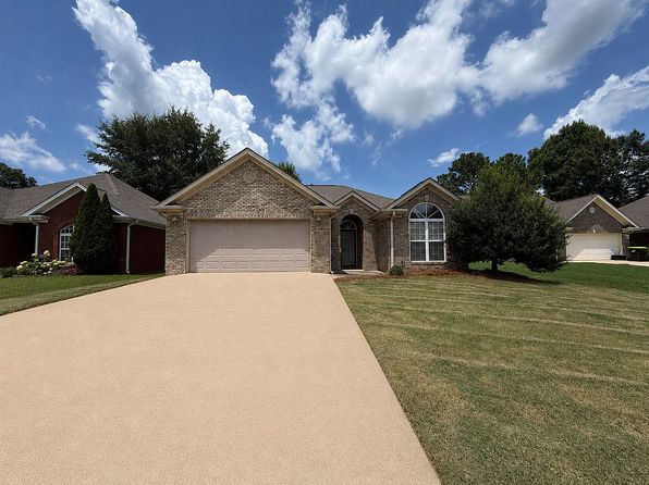 62 Ashton Ln