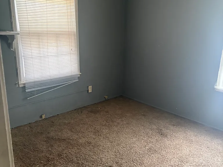 1715 N Bourland Ave — Photo 6