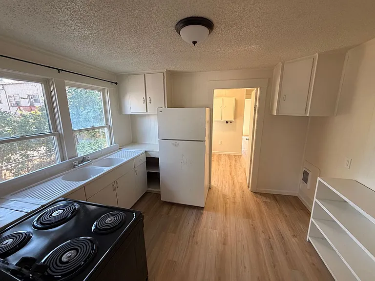 1018 Washington St #2 — Photo 1