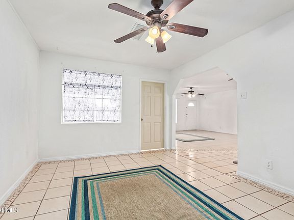 4th image of 3131 W Maryland Ave