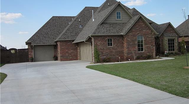 2nd image of 609 E Amelia Ter