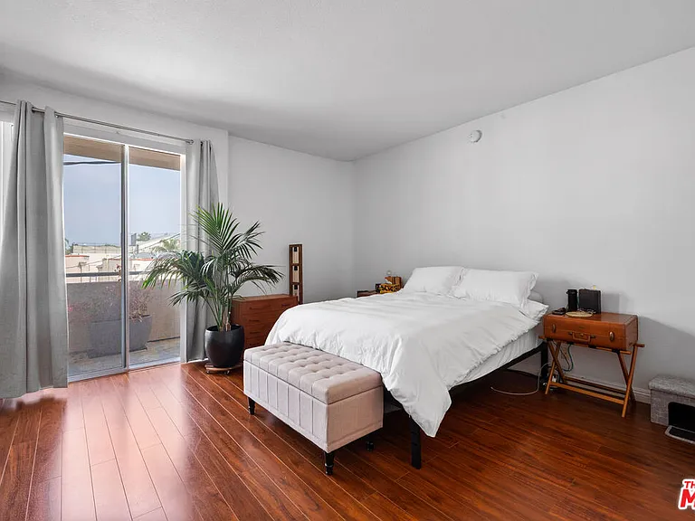 1200 S Corning St #201 — Photo 17