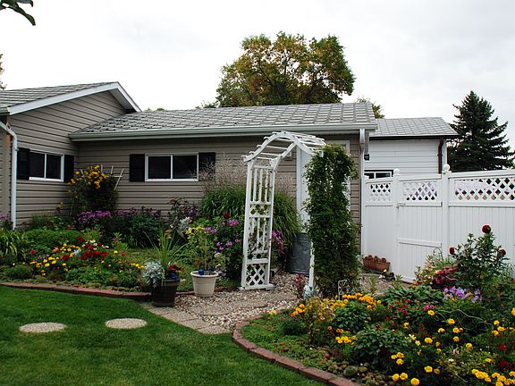 Backyard/ 3rd Garage Stall