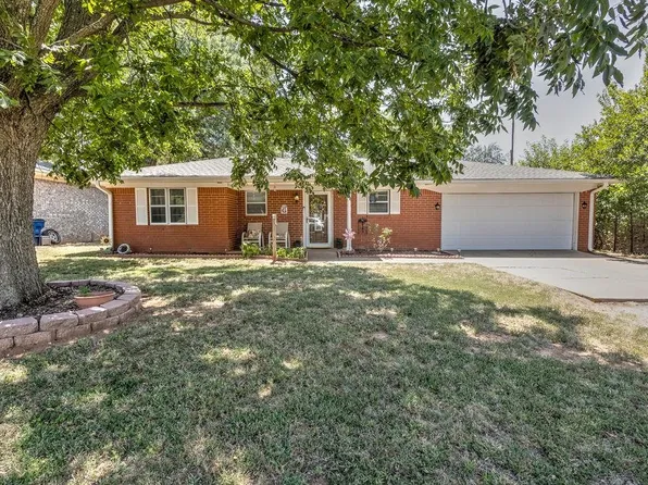 808 W Osage St, Marlow, OK 73055