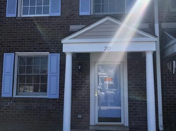 205 Berkley Ct, Camden, NJ 08103