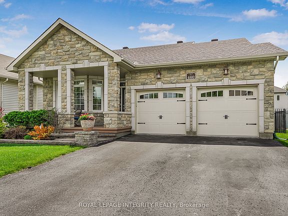 2nd image of 460 Jasper Cres