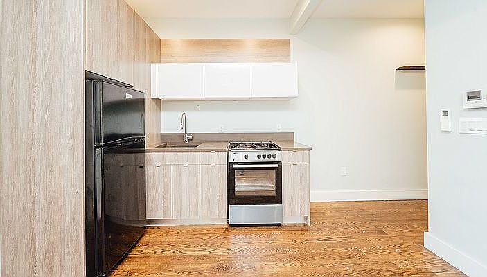 1st image of 903 Saint Johns Pl #2Z