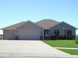 2315 Stratford Ln, Marshalltown, IA 50158