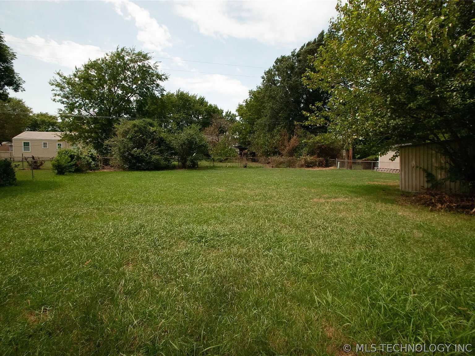 2 bed, 1.0 bath, 766 sqft, $1,000 — Photo 4