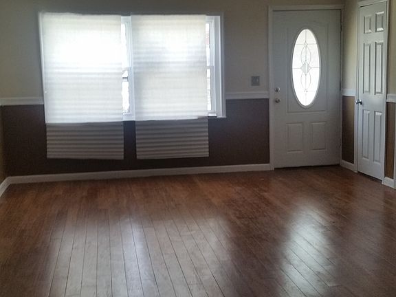 2nd image of 1022 E 231st St #B