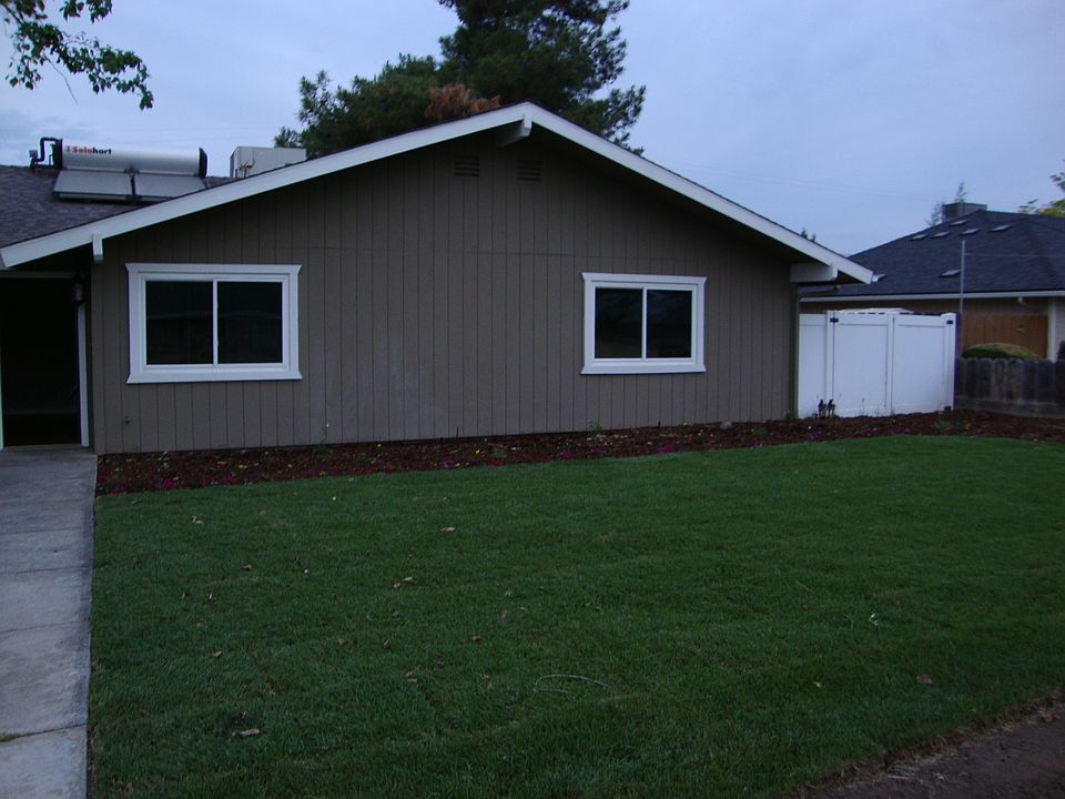 2nd image of 36537 Sparta Ave