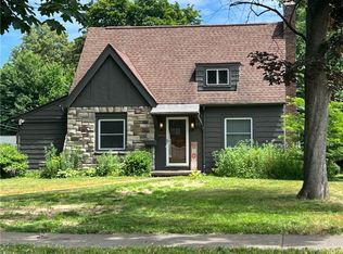 122 Mayfair Dr, Rochester, NY 14617