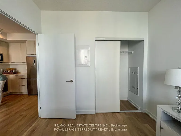 36 Manor Rd E #722 — Photo 10