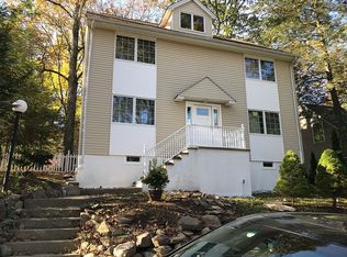 4 Secaucus Rd, Hewitt, NJ 07421